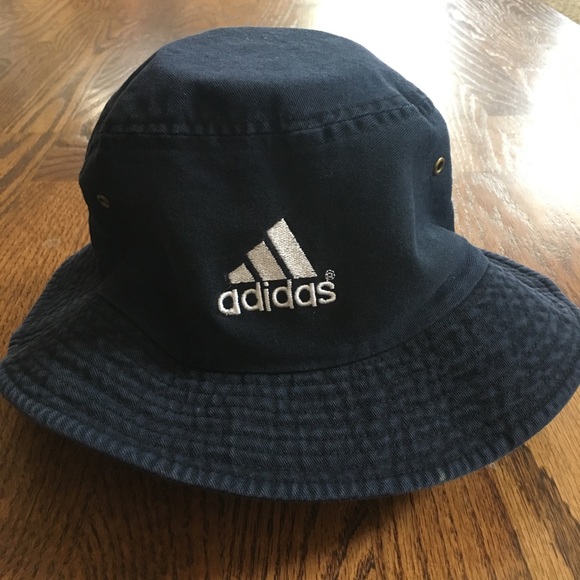 adidas vintage bucket hat